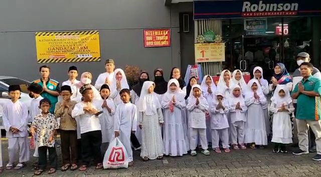 BELANJA BERSAMA ANAK YATIM DI TANGERANG (3)