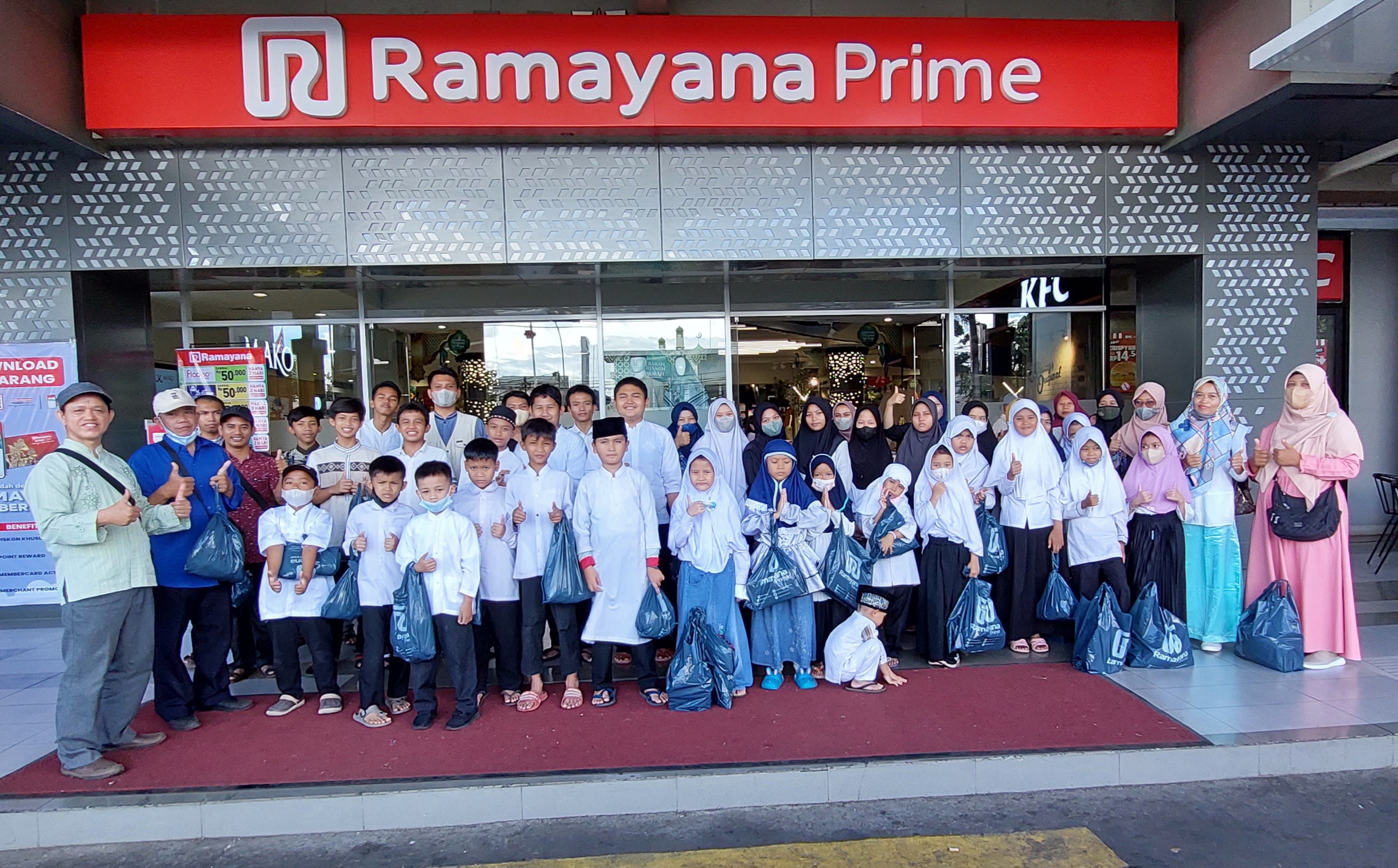 BELANJA BERSAMA ANAK YATIM DI CILEDUG 2